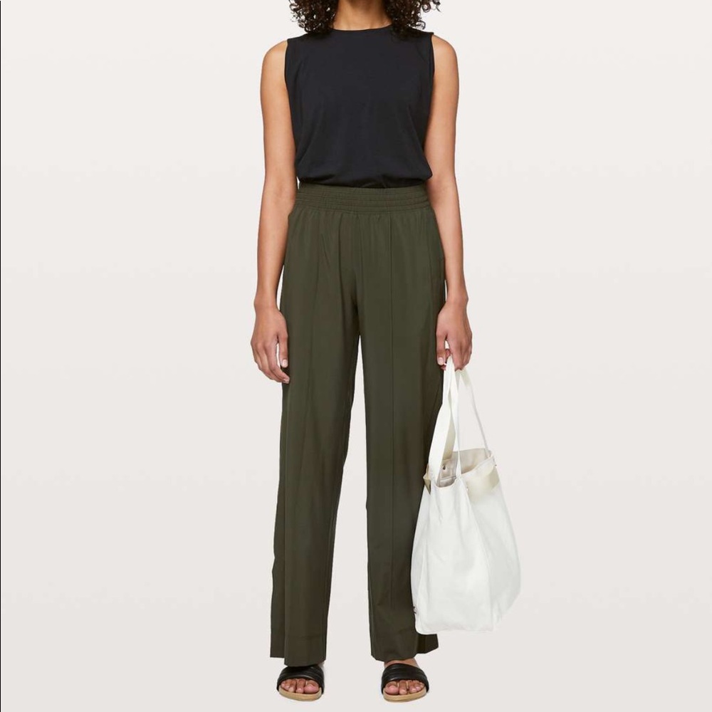 Wander wide leg lululemon size 8